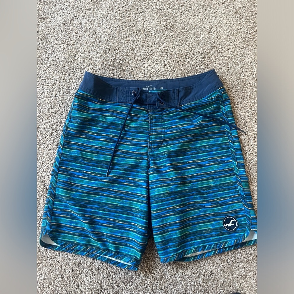 Men’s hollister California multicolored swim trunks board shorts size 30